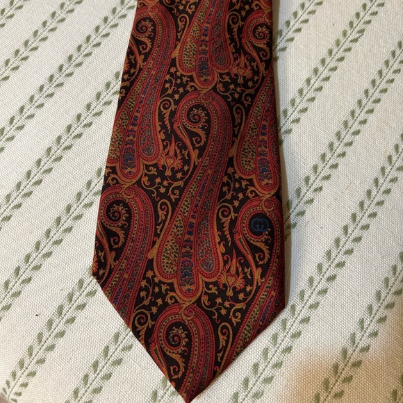 Gucci logo and paisley tie - Picture 1 of 3